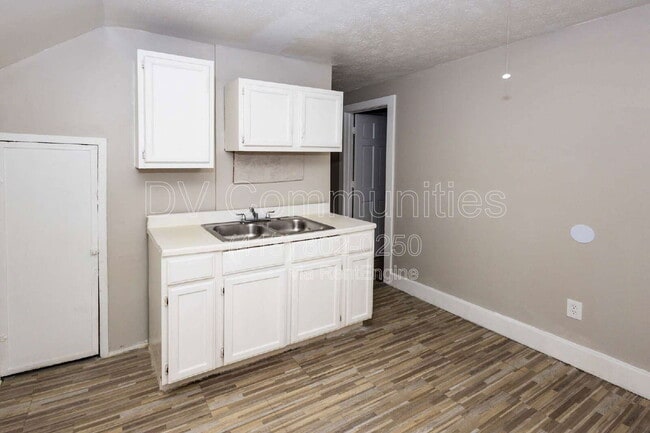 Photo - 3926 Woodbridge Ave Unit 4