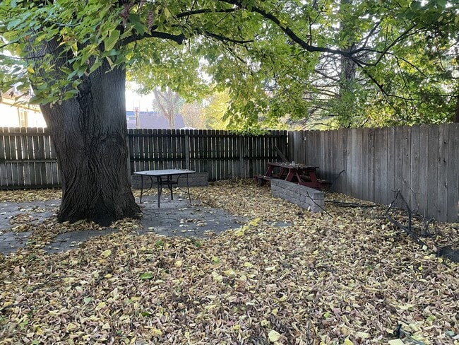 Photo - 1740 Park St