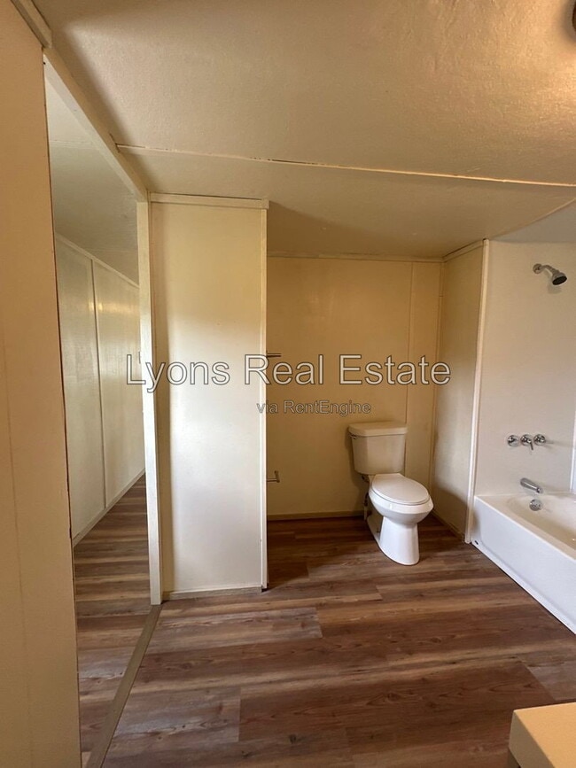 Photo - 2268 Carlisle Ln