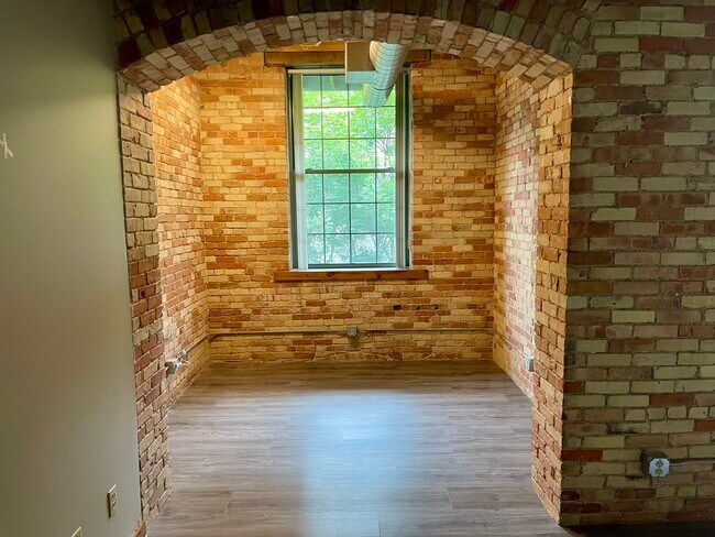 Photo - 940 Monroe Ave NW Unidad 356