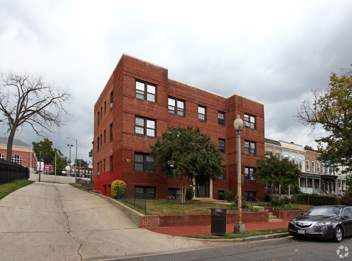 1266 MORSE ST NE - 1266 MORSE ST NE