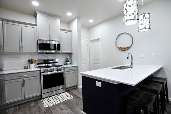 Photo - 3014 Barnstormer St