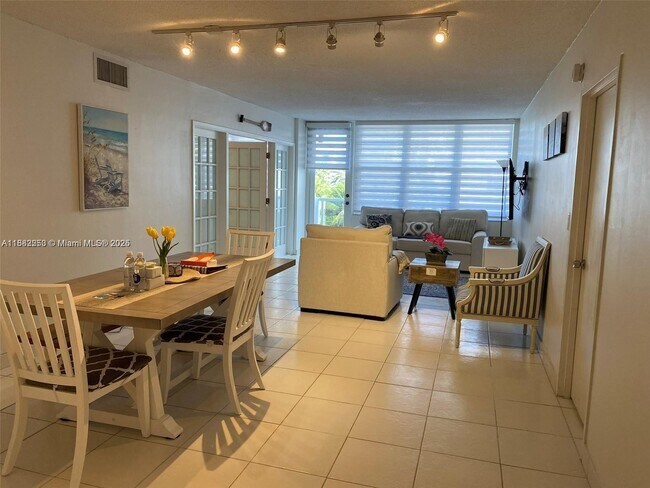 Photo - 3725 S Ocean Dr Unidad 419