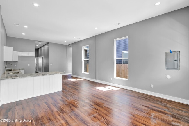 Photo - 511 E Kentucky St