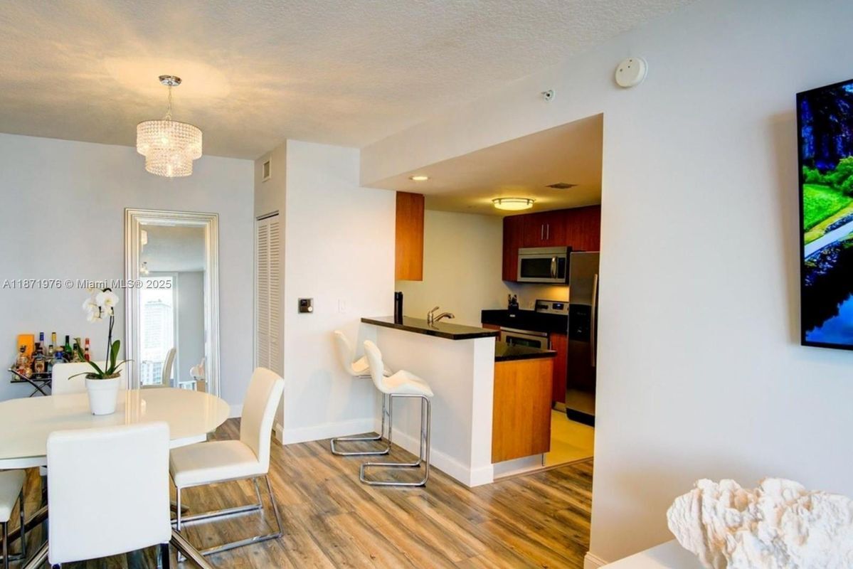 Photo - 601 NE 23rd St