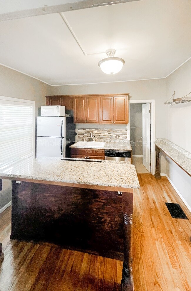 Photo - 1733 W 39th Ave