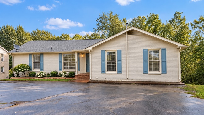 Building Photo - 4754 Trenton Dr Unit 4754 Trenton Dr B