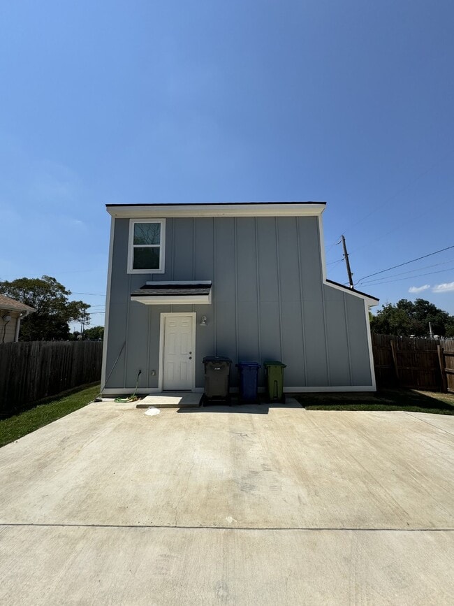Photo - "Charming 1-Bedroom Haven with 1.5 Baths on Hines Avenue, Waco"
