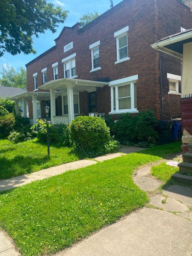 Building Photo - 10524 Gooding Ave Unit 10526 Gooding Ave