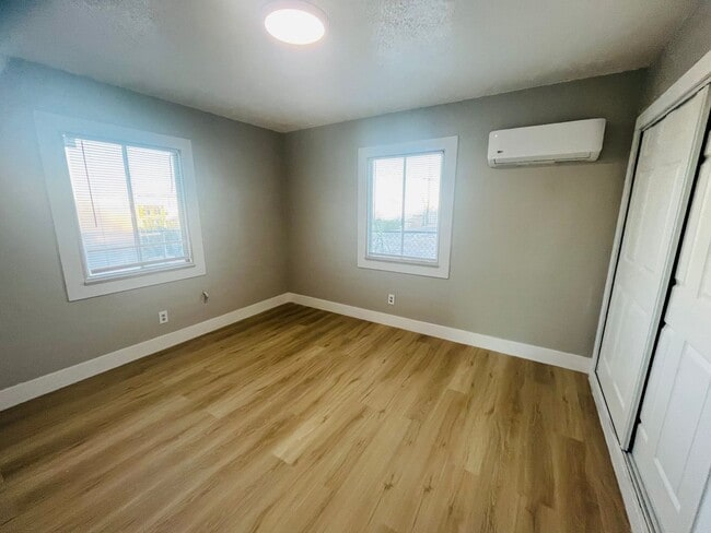 Photo - 500 Unidad #B