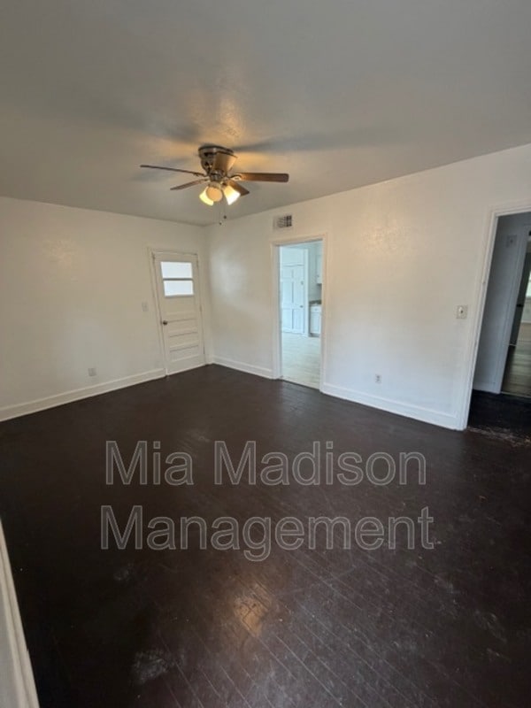 Photo - 2319 E 42nd St