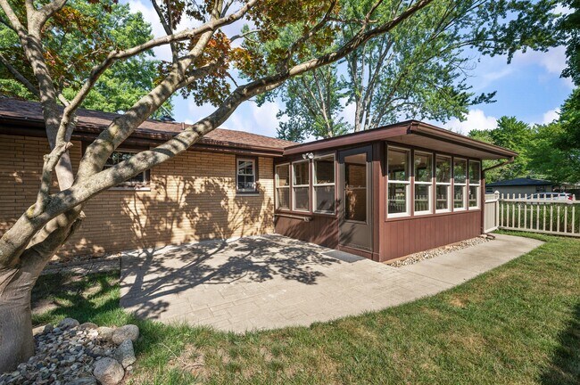 Photo - 1686 N Teakwood Dr