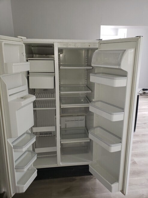 Refrigerador sin escarcha de 18 pies cúbicos - 98-100 Snow St