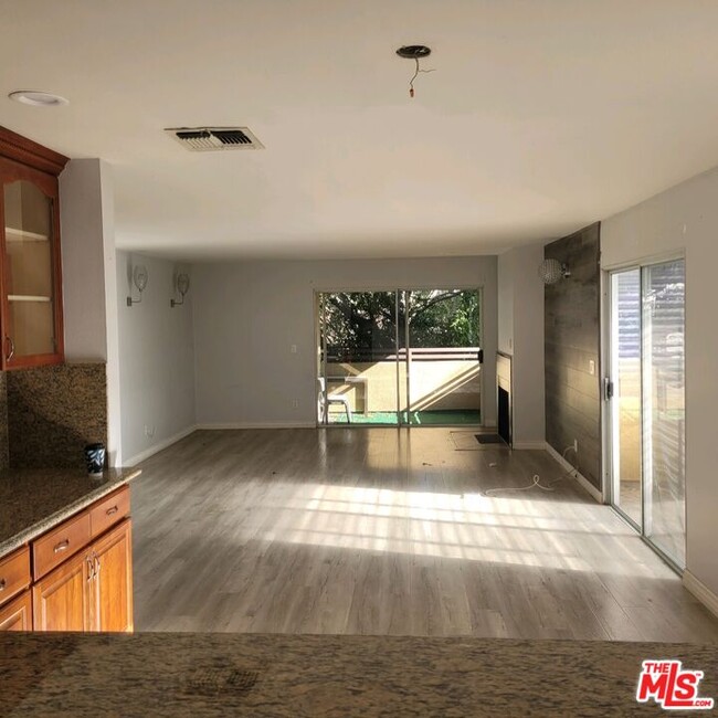 Building Photo - 1200 S Shenandoah St Unit 104 Rental