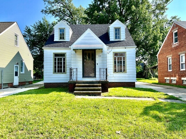Building Photo - 21400 Goller Ave