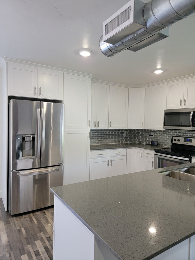 Photo - 606 W Girard Ave Unit Condo