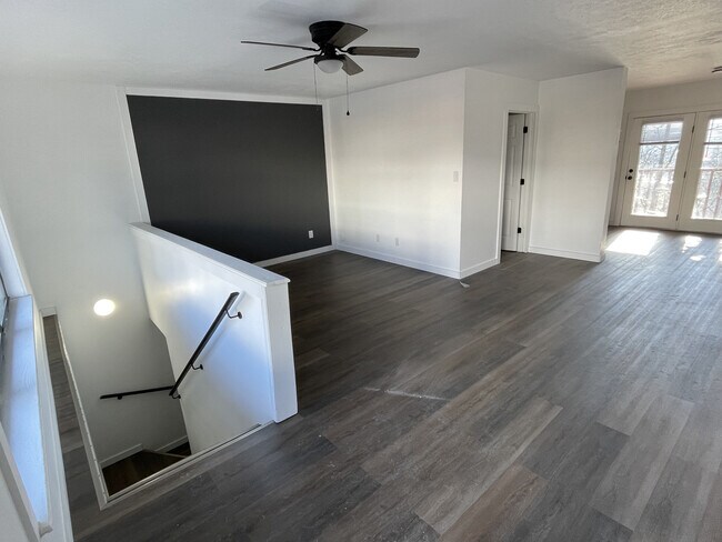 Building Photo - Hillwood Villas Unit G-3 Rental