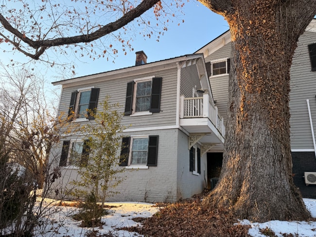 Building Photo - 154 Garland Ave