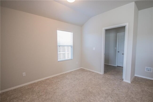 Photo - 1541 Scotland Dr