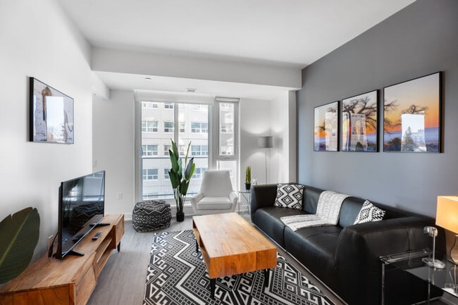 Photo - 90 Champagne Ave S Unit ID1223083P