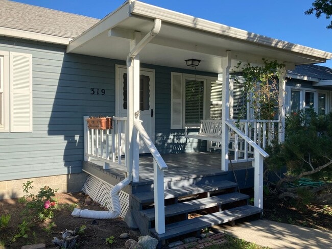 Building Photo - 319/321 Douglass Ave Unit 319
