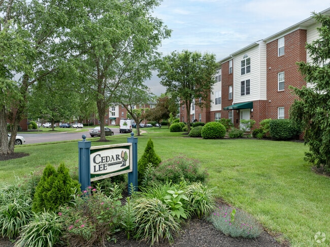 Photo - Cedar Lee Condominiums