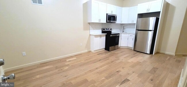 Photo - 1219 W Silver St Unit 1