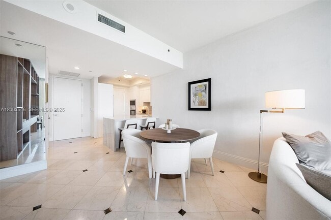 Photo - 100 South Pointe Dr Unit 702