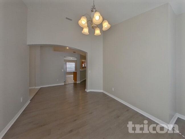 Photo - 31153 Whinsenton Dr