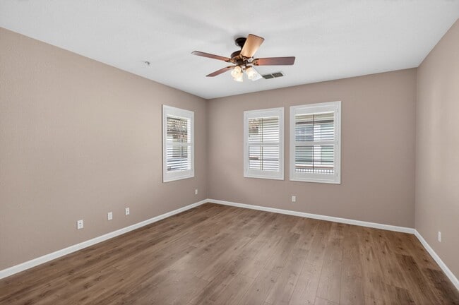 8150 Crystal Walk Cir