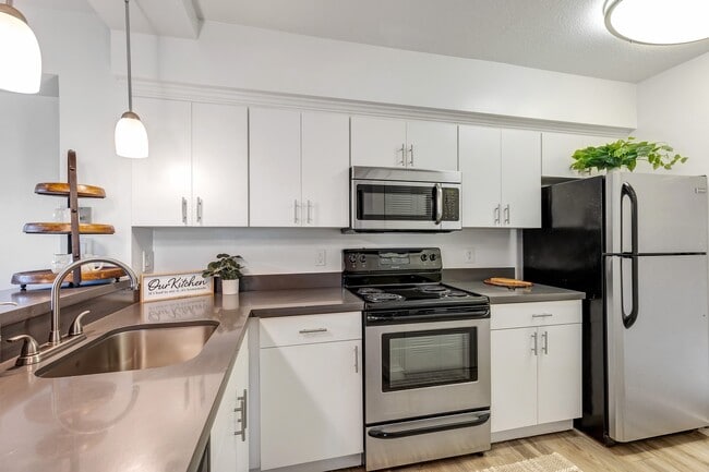 Photo - Flats on the Green