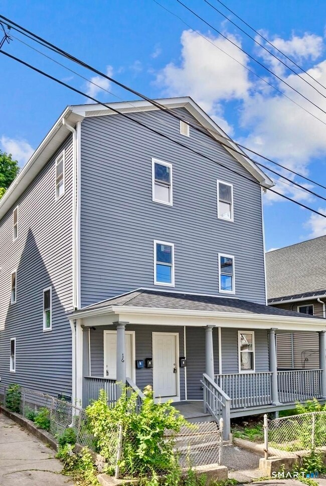 Building Photo - 16 Arch St Unit 2