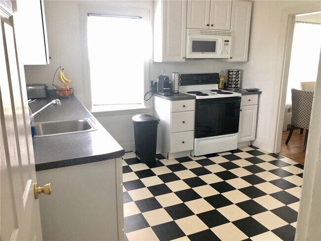 Photo - 464 Forest Ave