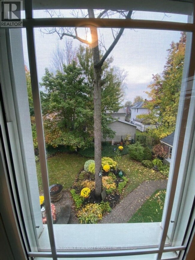 Photo - 206 Kent St Unité 2nd Floor