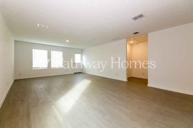 Photo - 1535 Lanner Mdws Ln