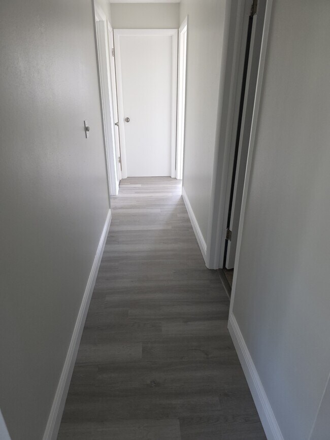 Photo - 1076 Hermosa Dr