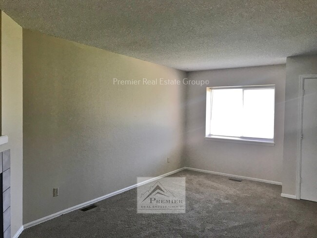 Photo - 513 Comanche Village Dr