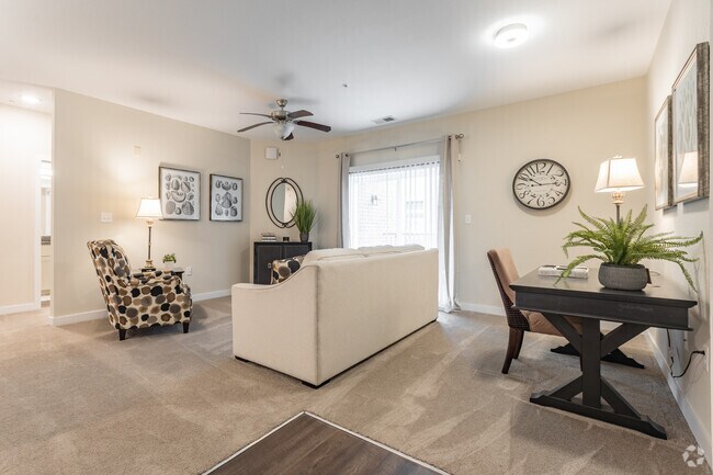 1BR,1BA,-900SF