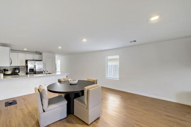 2729 Cadiz Bay Dr