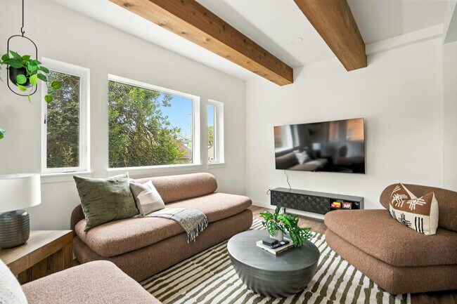 Photo - 925 NE 23rd Ave Unidad ID1309878P