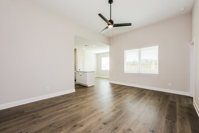 345 Magnolia Blvd