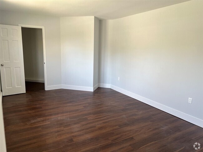 Building Photo - 82 Yale Ave Rental
