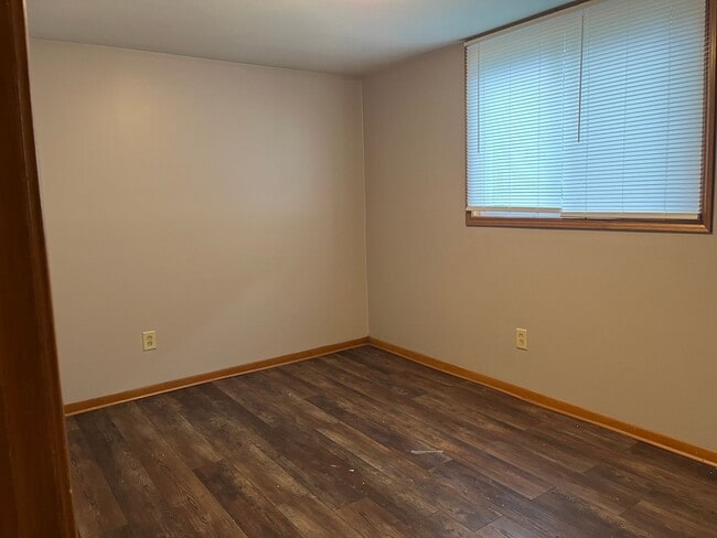 Photo - SKJJT LLC-4743 Unit 4743-2