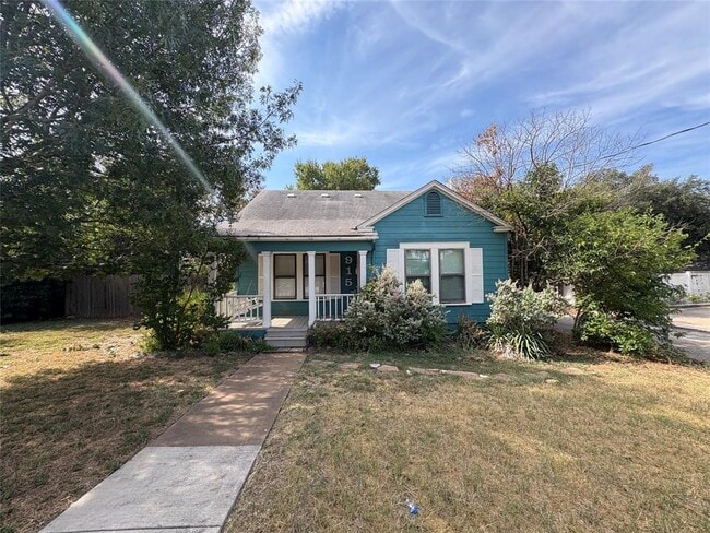 Building Photo - 915 W 29th St Rental