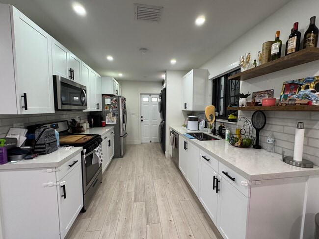 Photo - 10231 Dolphin Rd