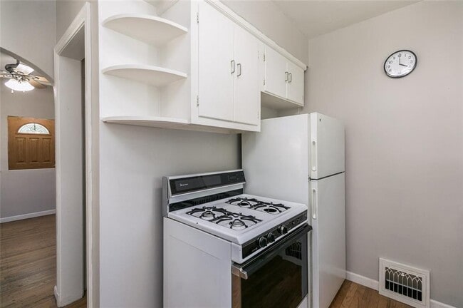 Photo - Charming 3 Bedroom 1 Bath House!