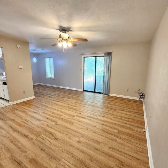 Photo - 3687 Donovan Dr House