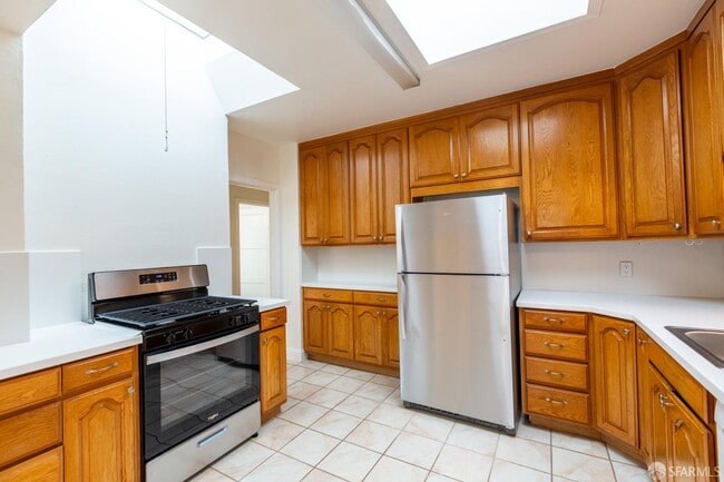 Building Photo - 219 St Charles Ave