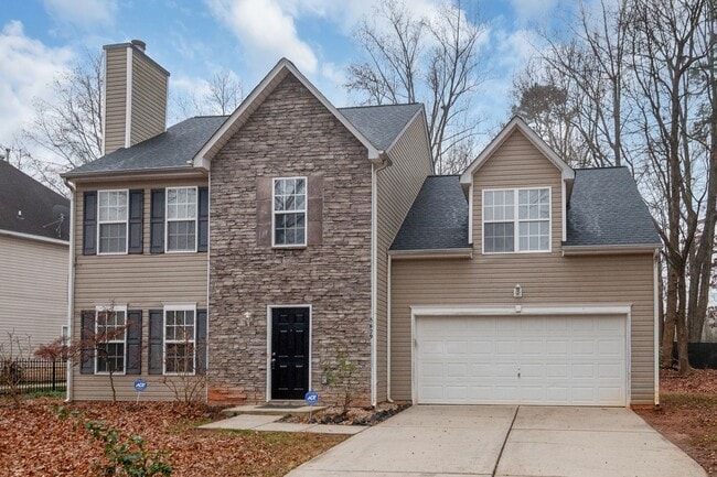 Building Photo - NEWLY RENOVATED !!!! Charming 4-Bedroom Home with Spacious Backyard!