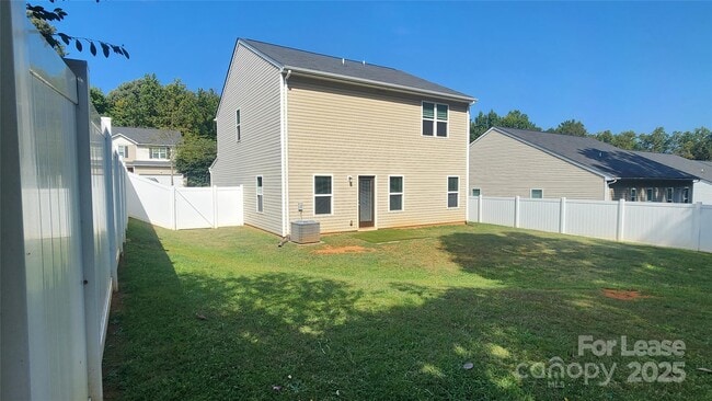 Photo - 6234 Sydney Mae Ln